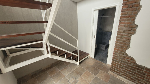Casa 3 Ambientes Sobre Lote De 8 X 11 Con Garaje, Patio Y Balcon Terraza