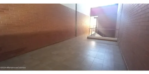 Comercial En San Cristobal Norte Rah Co: 25-525