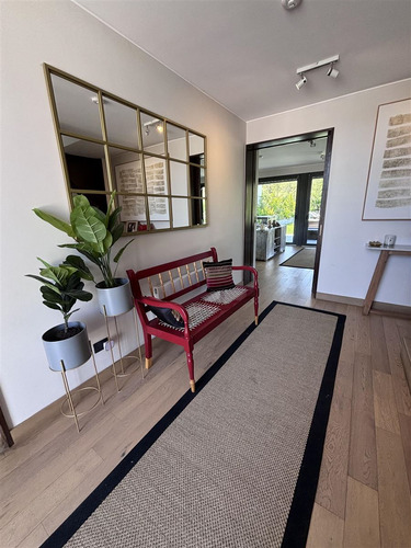 Casa En Venta De 4 Dorm. En Lo Barnechea Valle Escondido