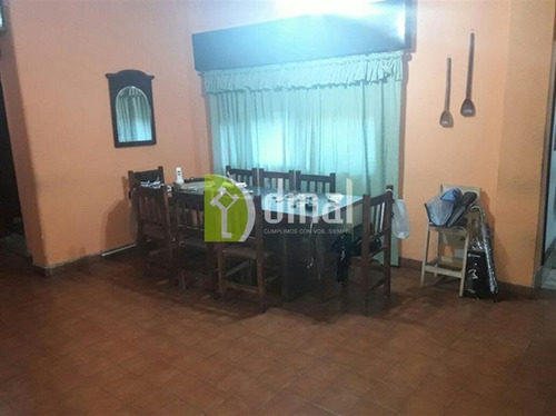 Imagen 7 de 16 de Casa 5 Ambientes Con Parque Y Entrada Para Auto