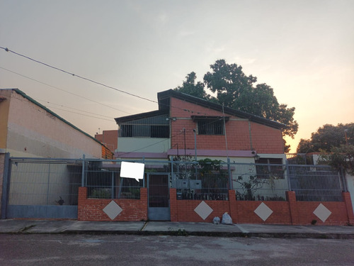 Quinta En Venta A Pocos Metros De Av. Rotaria (mact)