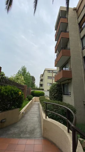 Excelente Departamento, En El Tradicional Barrio Residencial