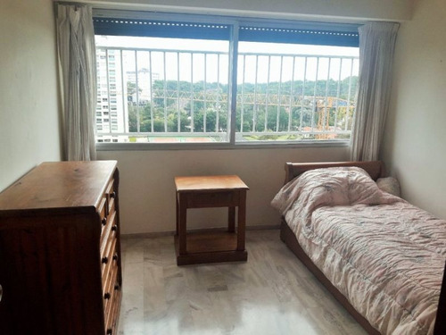 Venta De Apartamento 3 Dormitorios En Roosevelt