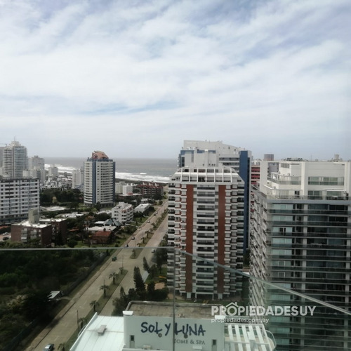 Apartamento En Venta, Piso Alto Con Vista Al Mar - Ref: 740