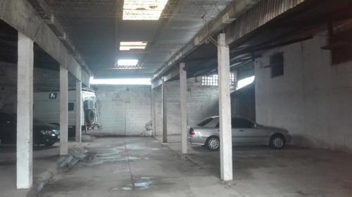 Excelente Local Esquina De 1000 M2 Con Entrada Para Camiones. Canelones. Ciudad