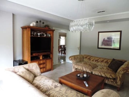 Excelente Casa En 409 E/ 132 Bis Y 134 Villa Elisa
