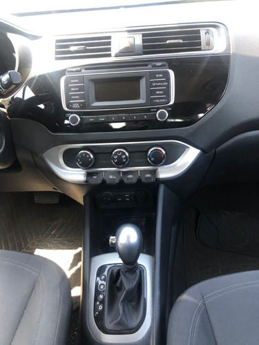 Imagen 11 de 12 de Kia Rio 4 Ex 1.4 Aut 2016