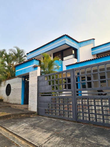 Jose R Armas, Vende Casa En Conjunto Residencial Parque Mirador, Vía Guataparo. Lemc-574