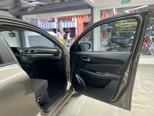 Suzuki Swift Dziere AT 2023