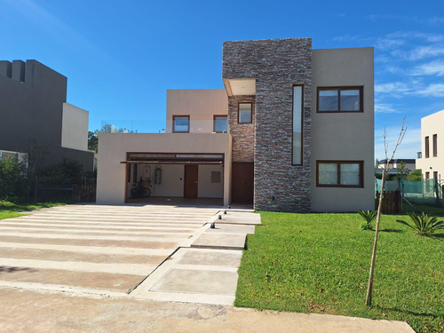 Casa En Venta Grand Bell 2