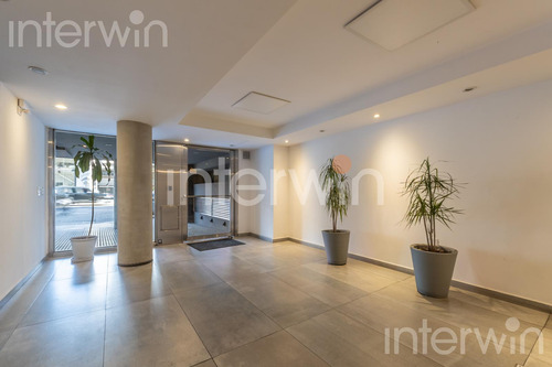 Departamento - 2 Ambientes Con Balcón Y Cochera - Colegiales - Venta
