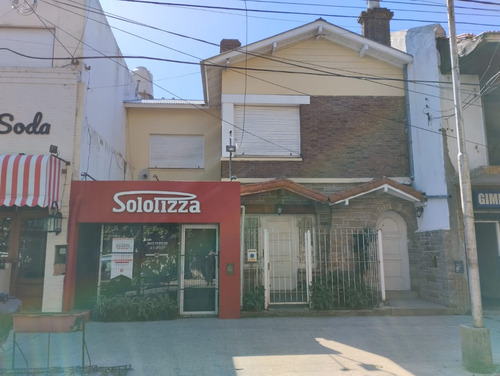 Ph Tipo Casa En Planta Baja. Frente Con Entrada Independiente Sin Expensas Y Local Comercial.