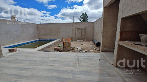 Venta Duplex De 3 Dor! 1 Dor En Planta Baja! Con Pileta!
