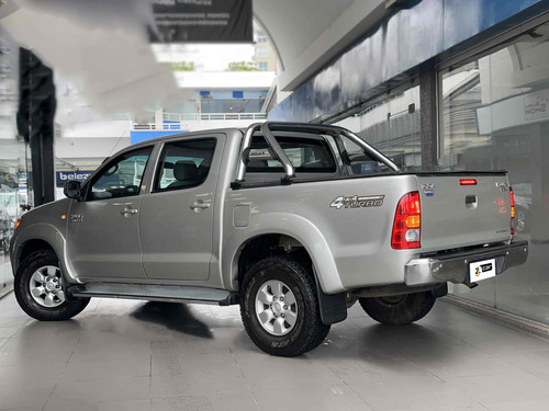 Toyota Hilux 3.0 SRV 4X4 CD 16V TURBO INTERCOOLER DIESEL 4P AUTOMĂTICO