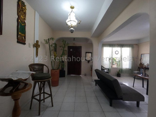 Imagen 13 de 30 de Casa En Venta Urbanización Fundalara. Barquisimeto. Tu Asesor De Confianza Kenlimar Nieto. Contactame *0424 5/2/2/3/7/9/7* Código Flex 23-20591