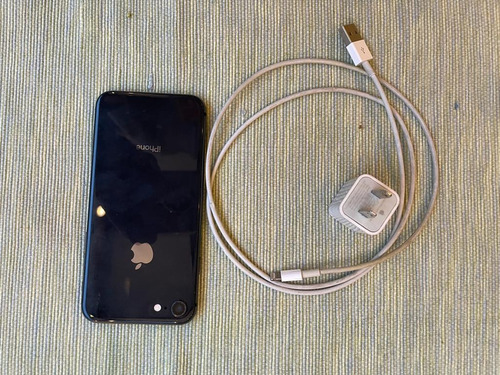 iPhone 8 Usado 64 Gb, 100% Caja, Accesorios, De Remate! (Usado)