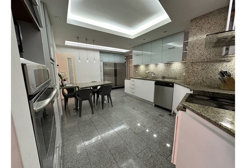 Se Vende Moderno Apartamento En Lomas De Las Mercedes