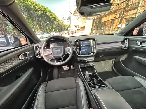 Volvo XC40 2.0 T4 R-design