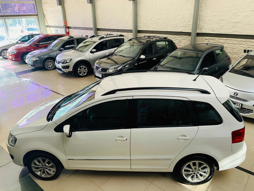 Volkswagen Suran 1.6 Trendline 2013 50% Financiado