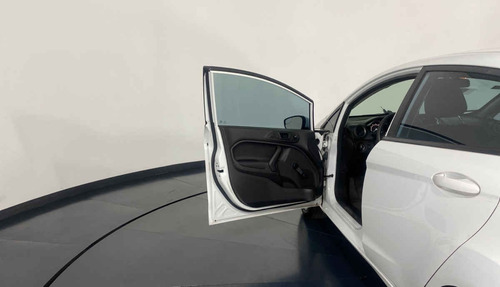 Imagen 14 de 15 de 44909 - Ford Fiesta 2016 Con Garantía At