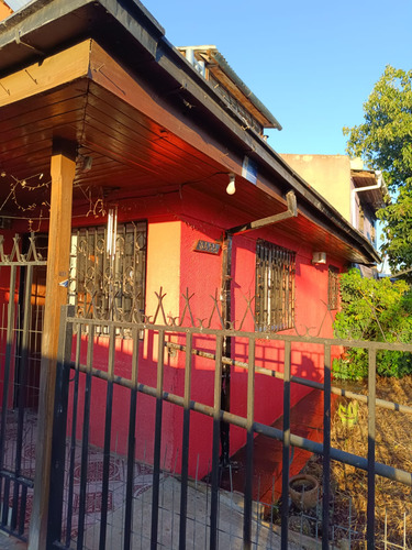 Amplia Casa En Población Carlos Trupp, Talca.