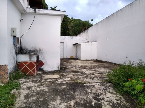 Imagen 3 de 30 de En Venta Casa Quinta Ubicada En Barrio Sucre, Muy Amplia
