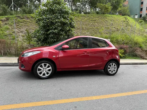 Mazda 2 2010
