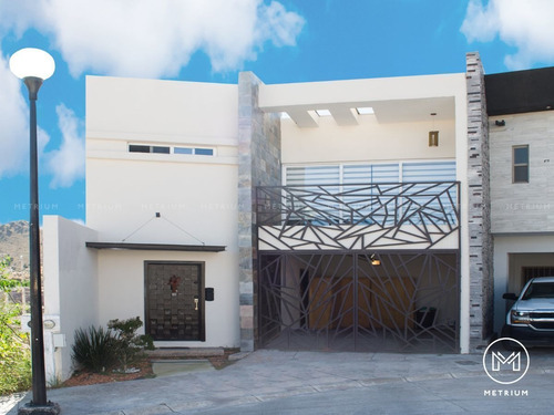 Imagen 1 de 22 de Casa En Venta En Fraccionamiento Santa Clara