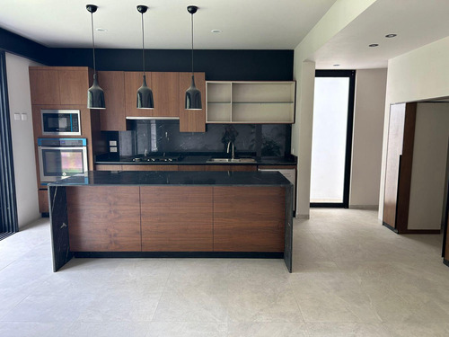 Casa Minimalista En Venta Estilo Moderno, En Buenavista Zona Norte Cuernavaca Morelos