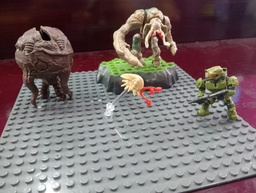 Mega Construx Halo Flood Tank Carrier Spora Y Master Chief (Usado)