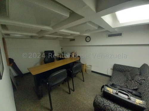 Oficina En Venta En El C.c. Concresa Jdv Cod 24-27766