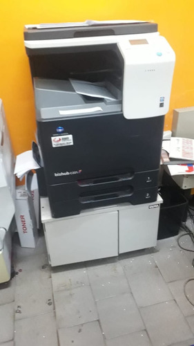 Impresora Konica Bizhub C221