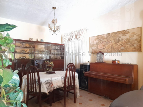 Casa En Venta En Las Mayas El Limón Excelente Estado De Conservación Amplia Cómoda Económica Lista Para Firmar Nela 25-4637