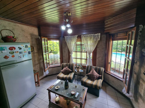 Casa En Venta 4 Amb Con Jardín Y Pileta. Padua