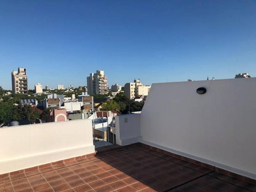Monoambiente Con Espectacular Terraza Y Cochera.