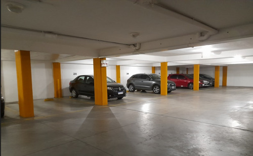 Garage Con Espacio Aereo Aprobado En Excepcional Ubicacion
