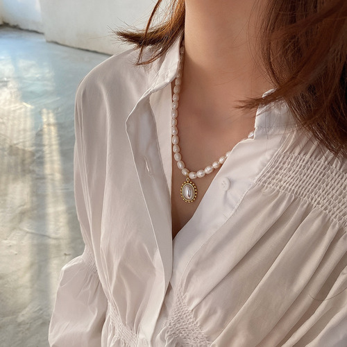 Collar Con Colgante De Perlas Con Forma De Arte De Plata De