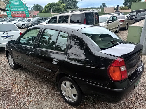 Renault Clio Sedan 1.6 16v Privilège 4p