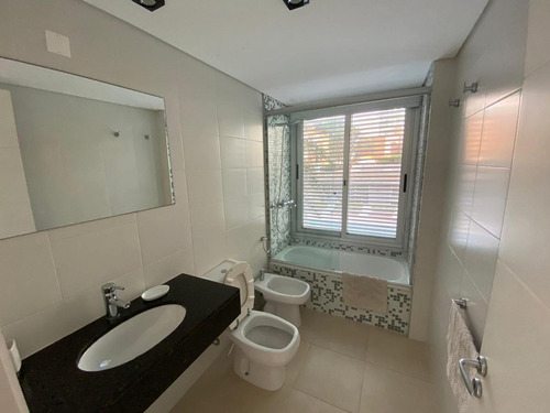 Imagen 12 de 19 de Apartamento, Torre Nueva Con Amenities, 3 Dormitorios, Gge, Equipado , Punta Del Este !!