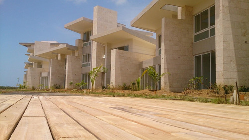 Imagen 10 de 22 de Townhouse De 115m2 Con Muelle Privado.