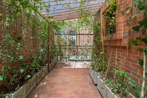 Apartamento En Arriendo En Los Rosales. Cod A17136