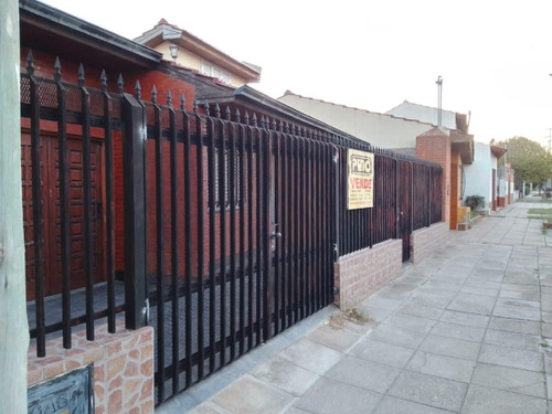 Imagen 3 de 28 de Hermosa Casa En Mar Del Tuyu! Todos Los Servicios!