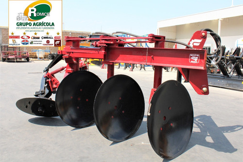 Imagen 1 de 15 de Arado Agricola De 3 Discos Hidraulico Marca Fenix P/ Tractor
