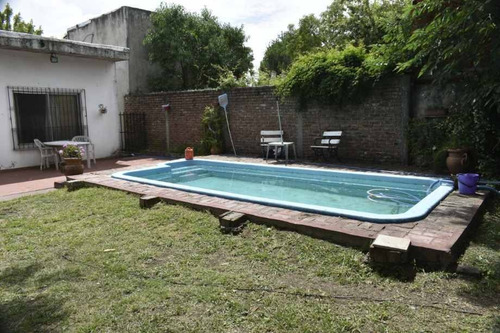 Imagen 8 de 11 de Permuta - Casa De 3 Ambientes En Venta - Castelar Sur