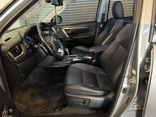 Toyota Hilux SW4 CD SRX 4x4 2.8 TDI 16V Diesel Aut.