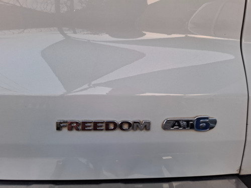 Fiat Toro 1.8 16v Freedom Flex 4x2 Aut. 4p