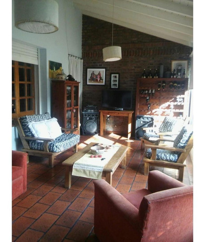 Imagen 11 de 14 de Excelente Casa!! Calle 34 E/ 49 Y 51, De 4 Dormitorios.