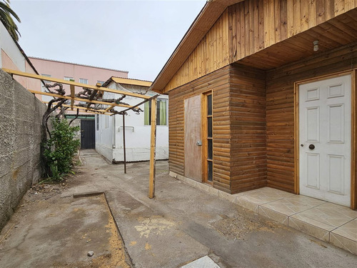 Casa En Venta De 1 Dorm. En Vallenar