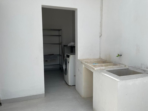Venta Casa De Un Piso En Esquina Con Amplio Terreno, Temozon Norte