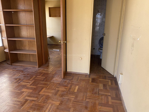 Venta Con Renta Gran Oficina En El Centro Plaza Independencia